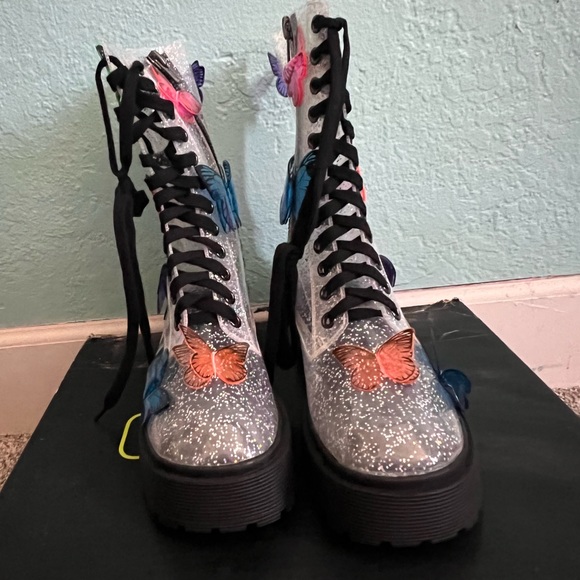 Never worn, still in box. I was gonna wear them to Coachella 2020 lol - Picture 4 of 5